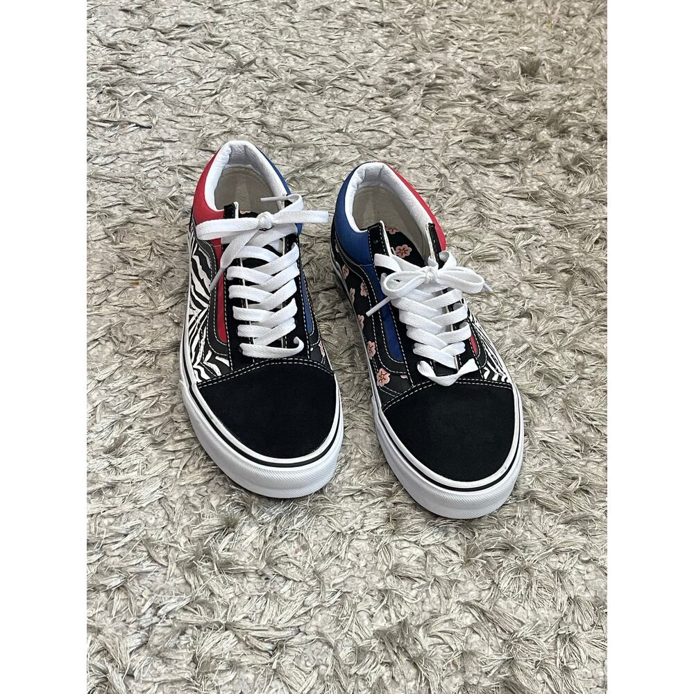 Woman’s 10.5 Rare Old Skool Korean Typography Vans Men’s 9 - Picture 2 of 10